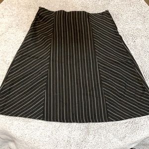 Pin striped skirt w/ adjusting corset in back! 🖤
